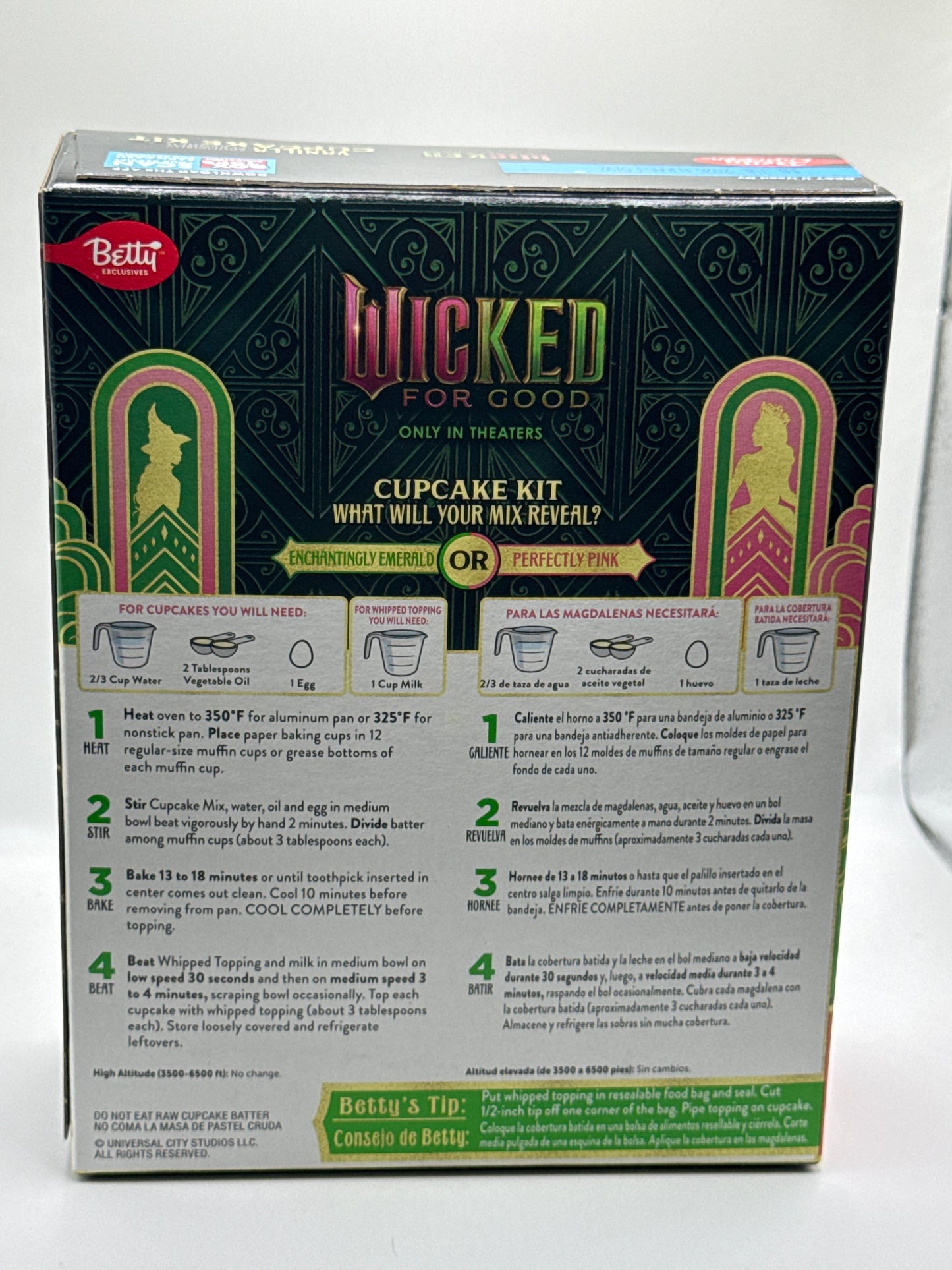 Wicked Mix to Reveal Vanilla Cup Cake Kit makes 12