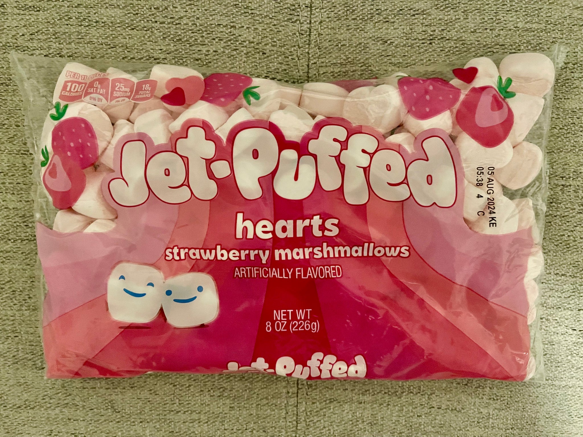 Jet-Puffed Strawberry Flavoured Heart Marshmallows 226g